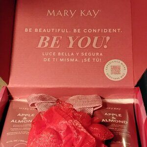 Body Care Beauty Box! Apple Almond Shower Gel And Body Lotion Mary Kay!